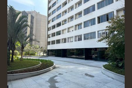 Apartamento para alugar com 131m², 2 quartos e 1 vaga