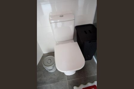Casa para alugar com 140m², 2 quartos e 2 vagasBanheiro da Suíte