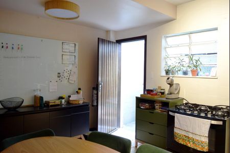 Cozinha de casa para alugar com 2 quartos, 140m² em Perdizes, São Paulo