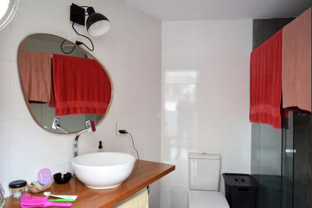 Casa para alugar com 140m², 2 quartos e 2 vagasBanheiro da Suíte
