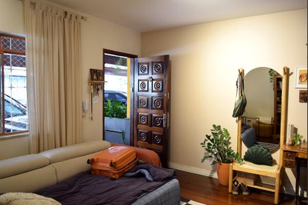 Casa para alugar com 140m², 2 quartos e 2 vagasSala
