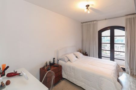 Casa à venda com 286m², 3 quartos e 3 vagas Casa à venda com 286m², 3 quartos e 3 vagasSuíte
