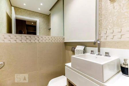 Casa de condomínio à venda com 600m², 4 quartos e 4 vagas Casa de condomínio à venda com 600m², 4 quartos e 4 vagasBanheiro