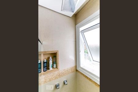 Casa de condomínio à venda com 600m², 4 quartos e 4 vagas Casa de condomínio à venda com 600m², 4 quartos e 4 vagasBanheiro
