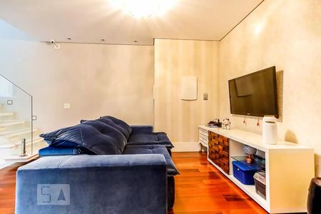 Casa de condomínio à venda com 600m², 4 quartos e 4 vagas Casa de condomínio à venda com 600m², 4 quartos e 4 vagasSala