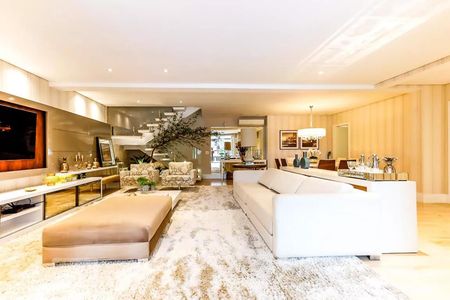 Casa de condomínio à venda com 600m², 4 quartos e 4 vagas Casa de condomínio à venda com 600m², 4 quartos e 4 vagasSala