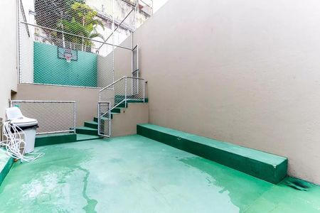 Casa de condomínio à venda com 600m², 4 quartos e 4 vagas Casa de condomínio à venda com 600m², 4 quartos e 4 vagasQuadra Esportiva