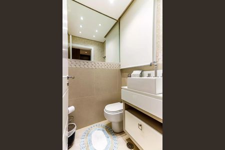 Casa de condomínio à venda com 600m², 4 quartos e 4 vagas Casa de condomínio à venda com 600m², 4 quartos e 4 vagasBanheiro