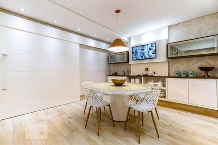 Casa de condomínio à venda com 600m², 4 quartos e 4 vagas Casa de condomínio à venda com 600m², 4 quartos e 4 vagasSala de Jantar