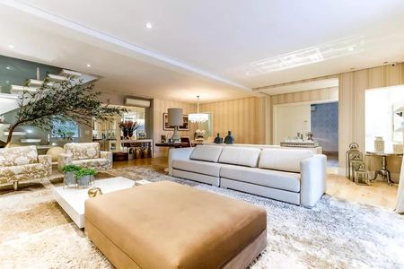 Casa de condomínio à venda com 600m², 4 quartos e 4 vagas Casa de condomínio à venda com 600m², 4 quartos e 4 vagasSala