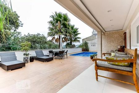 Casa de condomínio à venda com 600m², 4 quartos e 4 vagas Casa de condomínio à venda com 600m², 4 quartos e 4 vagasVaranda
