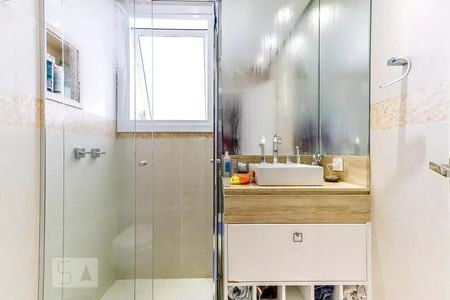 Casa de condomínio à venda com 600m², 4 quartos e 4 vagas Casa de condomínio à venda com 600m², 4 quartos e 4 vagasBanheiro