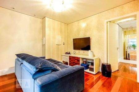 Casa de condomínio à venda com 600m², 4 quartos e 4 vagas Casa de condomínio à venda com 600m², 4 quartos e 4 vagasSala