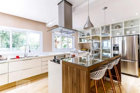 Casa de condomínio à venda com 600m², 4 quartos e 4 vagas Casa de condomínio à venda com 600m², 4 quartos e 4 vagasCozinha