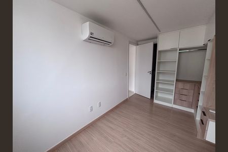 Quarto 1 de apartamento para alugar com 2 quartos, 48m² em Barra da Tijuca, Rio de Janeiro