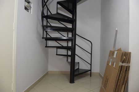 Apartamento para alugar com 90m², 3 quartos e 1 vagaEscada
