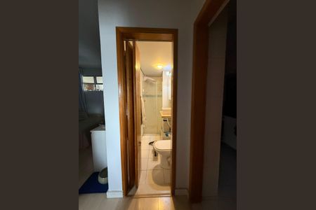 Apartamento à venda com 48m², 2 quartos e 1 vaga Apartamento à venda com 48m², 2 quartos e 1 vagaBanheiro