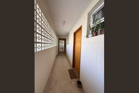 Apartamento à venda com 48m², 2 quartos e 1 vaga Apartamento à venda com 48m², 2 quartos e 1 vagaCorredor externo