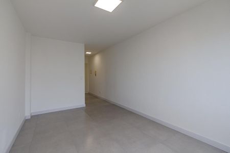 Apartamento à venda com 27m², 1 quarto e sem vaga Apartamento à venda com 27m², 1 quarto e sem vagaSala/Quarto