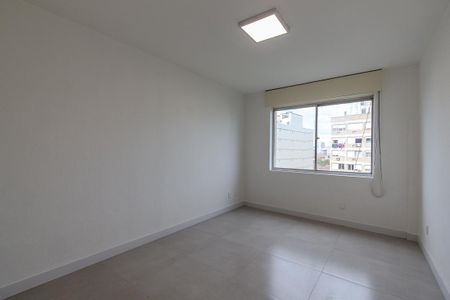 Apartamento à venda com 27m², 1 quarto e sem vaga Apartamento à venda com 27m², 1 quarto e sem vagaSala/Quarto