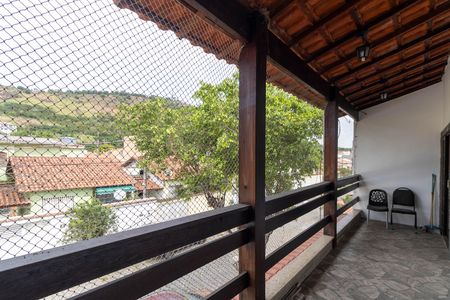 Casa para alugar com 320m², 4 quartos e 2 vagas Casa para alugar com 320m², 4 quartos e 2 vagasVaranda