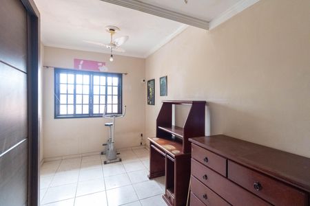 Casa para alugar com 320m², 4 quartos e 2 vagas Casa para alugar com 320m², 4 quartos e 2 vagasQuarto 1