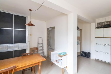 Casa para alugar com 320m², 4 quartos e 2 vagas Casa para alugar com 320m², 4 quartos e 2 vagasCozinha e Área de Serviço