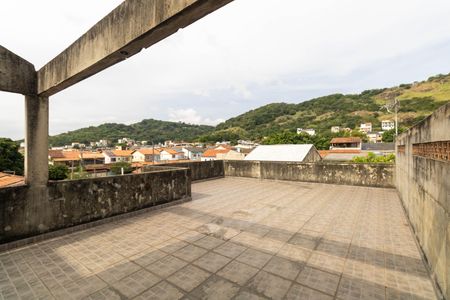 Casa para alugar com 320m², 4 quartos e 2 vagas Casa para alugar com 320m², 4 quartos e 2 vagasTerraço