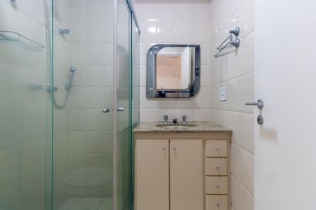 Apartamento à venda com 67m², 3 quartos e 1 vaga Apartamento à venda com 67m², 3 quartos e 1 vagaBanheiro da Suíte