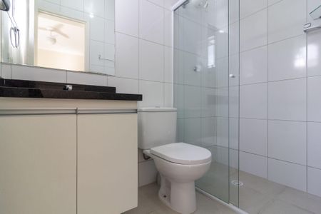 Banheiro Suíte de casa para alugar com 1 quarto, 33m² em Jardim Niteroi, São Paulo