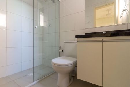 Banheiro Suíte de casa para alugar com 1 quarto, 33m² em Jardim Niteroi, São Paulo
