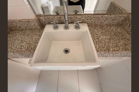 Apartamento à venda com 160m², 2 quartos e 2 vagas Apartamento à venda com 160m², 2 quartos e 2 vagasSuíte - Banheiro