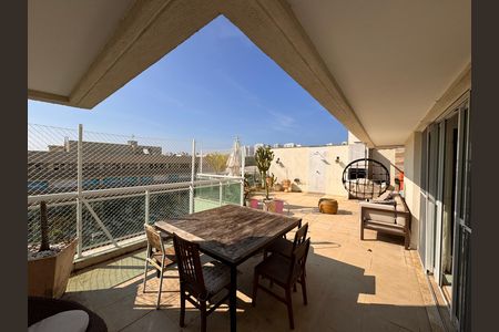 Apartamento à venda com 160m², 2 quartos e 2 vagas Apartamento à venda com 160m², 2 quartos e 2 vagasTerraço