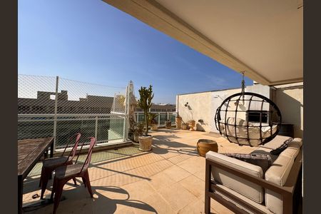Apartamento à venda com 160m², 2 quartos e 2 vagas Apartamento à venda com 160m², 2 quartos e 2 vagasTerraço