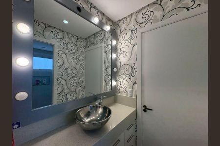 Apartamento à venda com 107m², 3 quartos e 2 vagas Apartamento à venda com 107m², 3 quartos e 2 vagasBanheiro suíte/americana