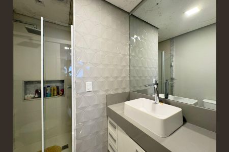 Apartamento à venda com 107m², 3 quartos e 2 vagas Apartamento à venda com 107m², 3 quartos e 2 vagasBanheiro suíte