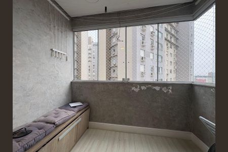 Apartamento à venda com 107m², 3 quartos e 2 vagas Apartamento à venda com 107m², 3 quartos e 2 vagasSuíte