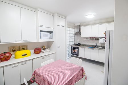 Apartamento para alugar com 162m², 3 quartos e 2 vagasCozinha