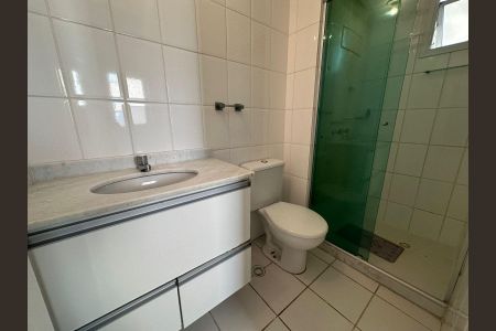 Banheiro de apartamento para alugar com 3 quartos, 74m² em Vila Invernada, São Paulo