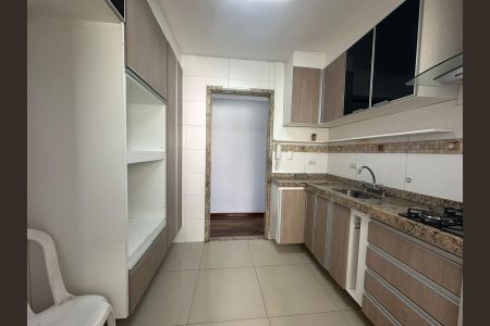 Cozinha de apartamento para alugar com 3 quartos, 74m² em Vila Invernada, São Paulo