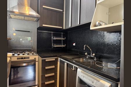 Foto 04 de casa de condomínio à venda com 2 quartos, 130m² em Real Parque, São Paulo