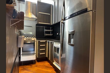 Foto 03 de casa de condomínio à venda com 2 quartos, 130m² em Real Parque, São Paulo