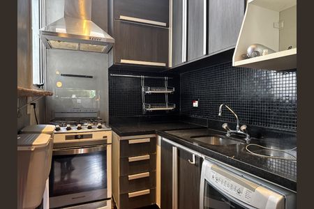 Foto 08 de casa de condomínio à venda com 2 quartos, 130m² em Real Parque, São Paulo