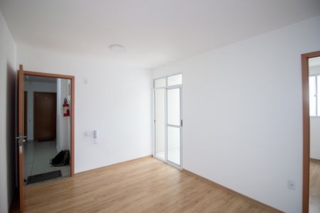 Sala de apartamento para alugar com 2 quartos, 45m² em Jardim Alvorada, Contagem