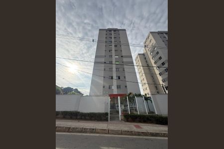 Apartamento para alugar com 45m², 2 quartos e 1 vaga Apartamento para alugar com 45m², 2 quartos e 1 vagaFachada