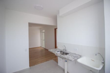 Apartamento para alugar com 45m², 2 quartos e 1 vaga Apartamento para alugar com 45m², 2 quartos e 1 vagaCozinha e Área de Serviço