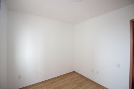 Quarto 2 de apartamento para alugar com 2 quartos, 45m² em Jardim Alvorada, Contagem