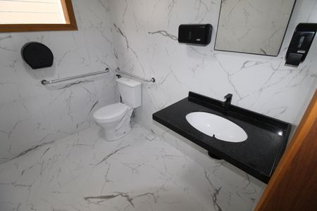 Casa para alugar com 180m², 4 quartos e 3 vagasBanheiro 1