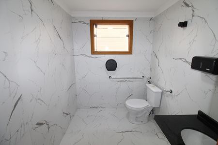 Casa para alugar com 180m², 4 quartos e 3 vagasBanheiro 1