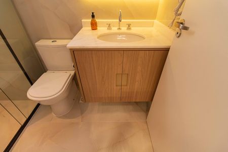 Banheiro de apartamento para alugar com 0 quarto, 25m² em Pompeia, São Paulo